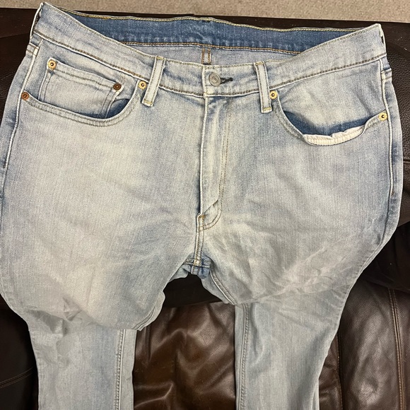 Levi's Men's 541 Athletic Fit, Light Wash, Some Stretch Size 34x32 - Picture 7 of 10